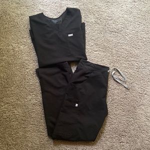 FIGS Catarina/Kade Small/Small Petite Set Black